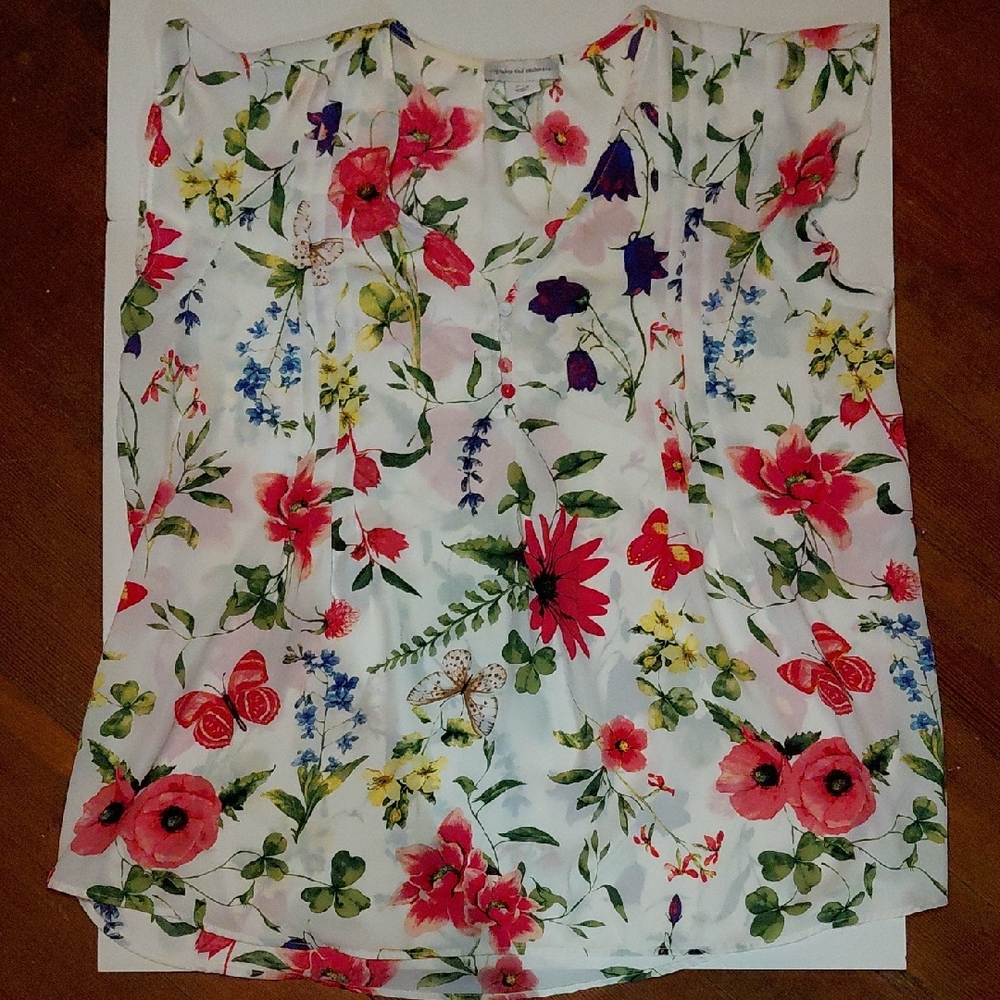 Cupcakes & Cashmere Multicolor Floral Top